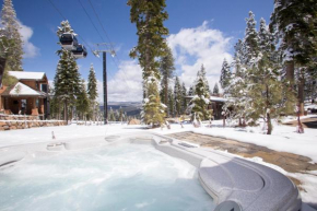 Gondola Getaway- Ski-in Ski-out - Luxury 4 BR, Private Hot Tub, HOA Amenities Truckee